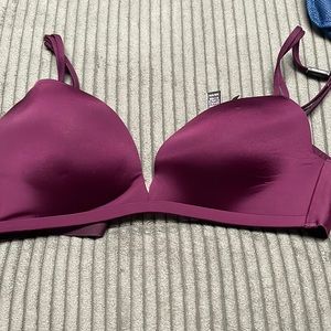 Victoria’s Secret 32B bra wireless